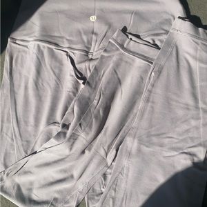 Very light purple leggings!